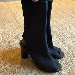 Navy boots round heel